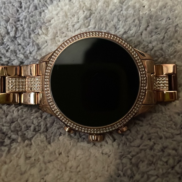Michael Kors women’s smart watch - Picture 3 of 3
